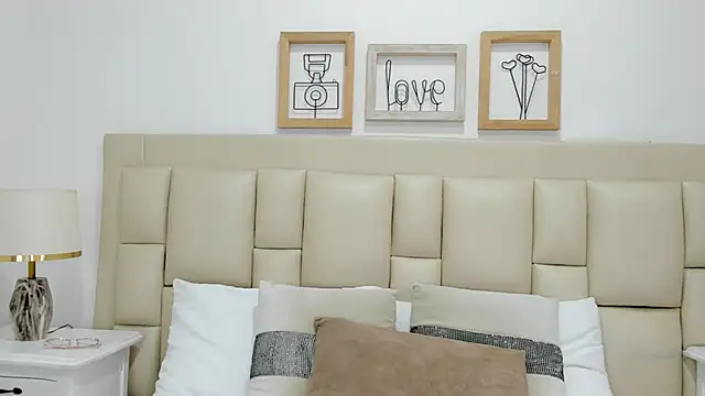 EbonyLudovica online show from September 30, 2025, 3:23 am