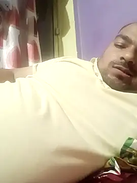 Snapshot of king08- chatting on May 3, 2026, 2:42 pm king08- online show from May 3, 2026, 2:42 pm