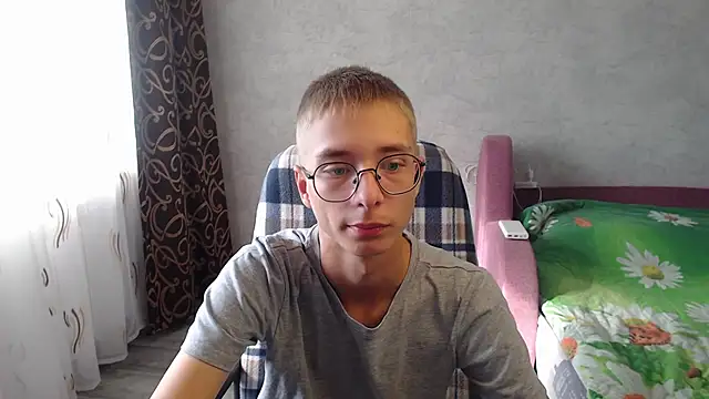 glasses cat online show from September 15, 2025, 7:31 am