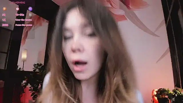 Lina Glow online show from May 30, 2026, 6:42 am