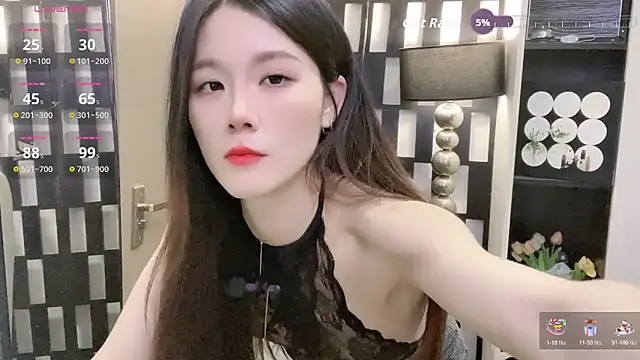 Snapshot of Yueyue-MM chatting on February 19, 2026, 5:43 pm Yueyue-MM online show from February 19, 2026, 5:43 pm