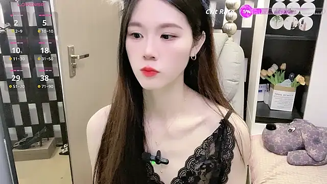 Snapshot of Yueyue-MM chatting on February 14, 2026, 2:34 am Yueyue-MM online show from February 14, 2026, 2:34 am