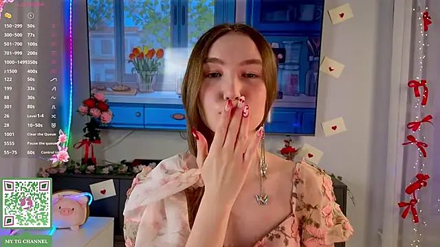 Snapshot of ElfredaTupy chatting on February 21, 2026, 7:05 pm ElfredaTupy online show from February 21, 2026, 7:05 pm