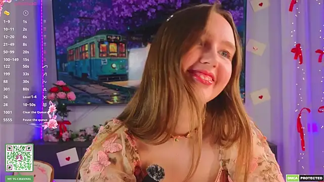 ElfredaTupy online show from April 17, 2026, 7:49 pm