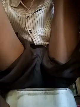 simi-lucy online show from October 28, 2025, 6:34 am