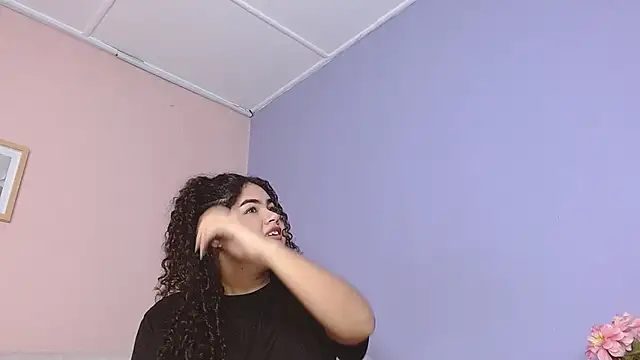 lourdes moon22 online show from September 11, 2025, 11:54 am