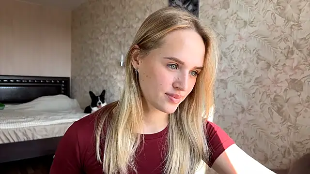 ElisabetLorney online show from September 15, 2025, 8:04 am