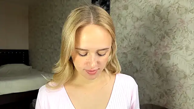 ElisabetLorney online show from September 20, 2025, 7:13 am