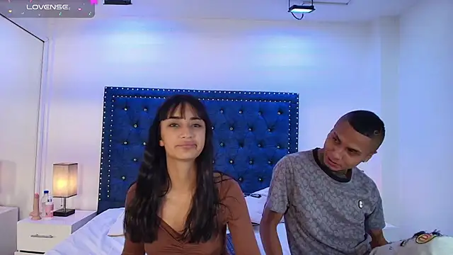 Snapshot of Damian_and_roxanne chatting on June 3, 2026, 12:50 pm Damian and roxanne online show from June 3, 2026, 12:50 pm