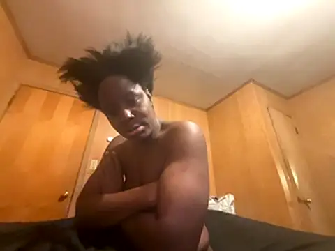 saltlightEmber online show from November 1, 2025, 9:47 am