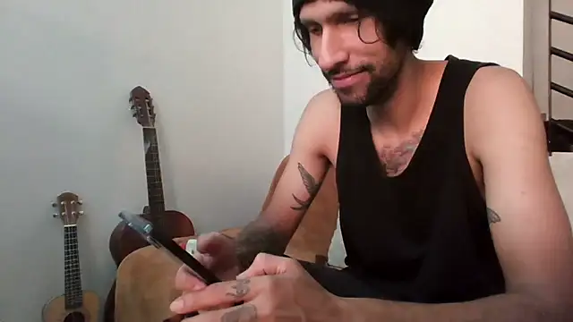 Snapshot of Alejandro92_cali chatting on June 18, 2026, 4:01 pm Alejandro92 cali online show from June 18, 2026, 4:01 pm