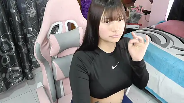 Zulema R1 online show from April 20, 2026, 8:54 pm