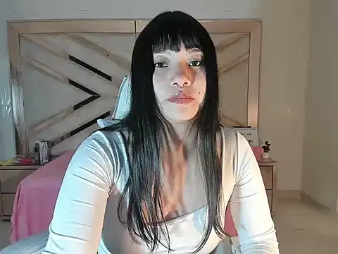 Zulema R1 online show from September 8, 2025, 2:49 pm