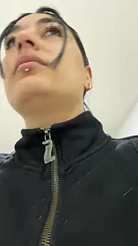 Snapshot of Scarlett_12 chatting on October 8, 2025, 12:07 pm Scarlett 12 online show from October 8, 2025, 12:07 pm