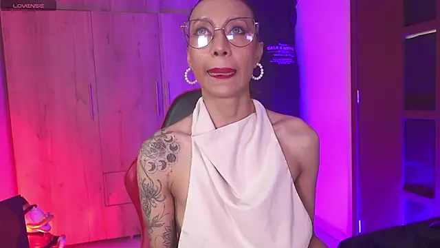 AnnaKimm online show from February 1, 2026, 10:19 pm