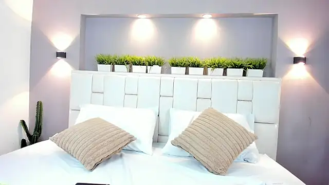 LunnaBlake online show from November 12, 2025, 4:16 am