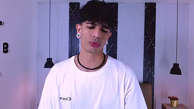 Franvill Trato online show from October 17, 2025, 6:43 pm