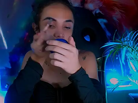 Cristal Gem1 online show from September 27, 2025, 12:17 am