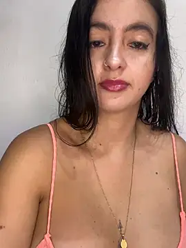 Snapshot of salo-rousee chatting on May 4, 2026, 11:29 pm salo-rousee online show from May 4, 2026, 11:29 pm