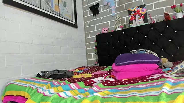 CharlotteBrowm online show from September 10, 2025, 9:19 am