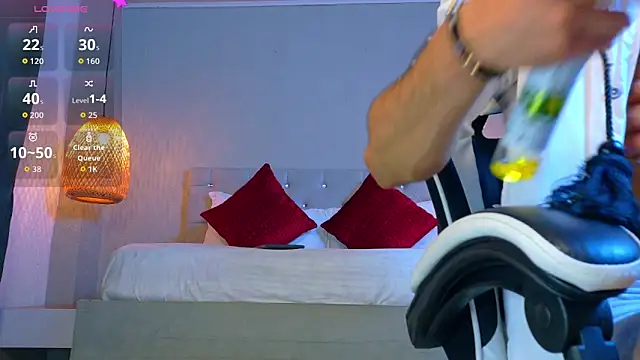 Thaiel Fosteer online show from September 22, 2025, 3:40 pm