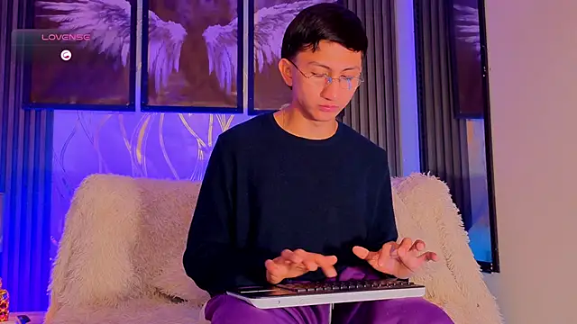 oliver mr  online show from March 27, 2026, 7:37 pm