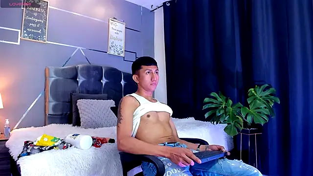 oliver mr  online show from October 1, 2025, 8:02 pm