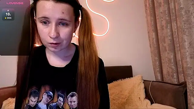  Linett  online show from November 17, 2025, 7:51 pm