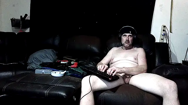 BigheadLongcock online show from May 30, 2026, 7:15 am