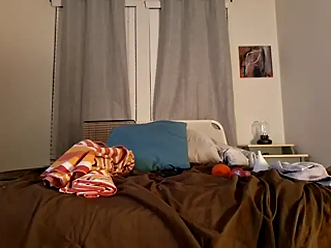 Slinkypoppet online show from December 4, 2025, 8:02 am