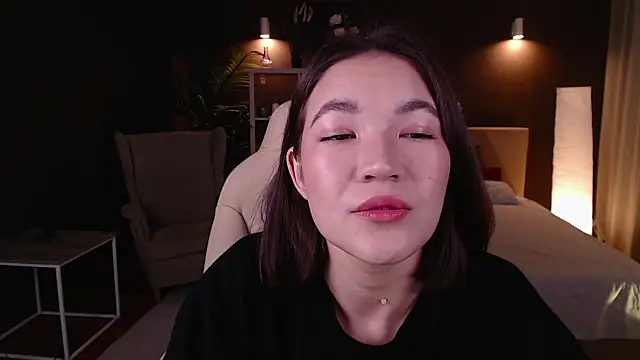 Halle Berrry online show from September 26, 2025, 2:02 pm