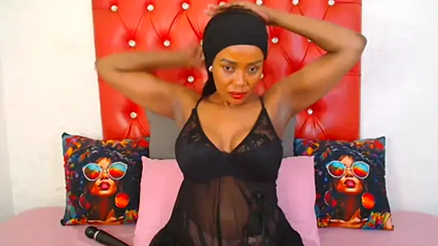 GaggingQueen32 online show from November 21, 2025, 5:01 pm