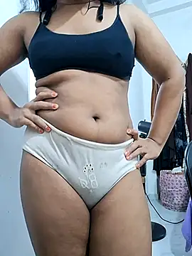 BeautyGirl sara online show from November 6, 2025, 4:38 am