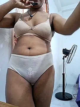 Snapshot of BeautyGirl_sara chatting on June 18, 2026, 4:44 am BeautyGirl sara online show from June 18, 2026, 4:44 am