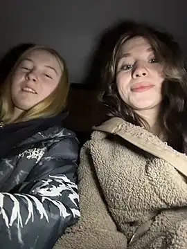 Mimiumuy online show from December 18, 2025, 4:00 pm