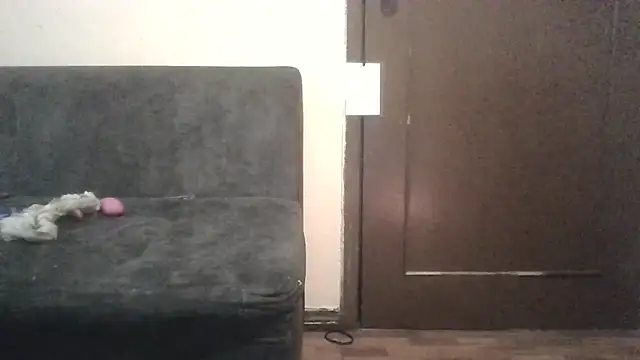 Isisflame online show from April 19, 2026, 2:45 am