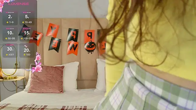 MaryNixon  online show from October 28, 2025, 5:08 am