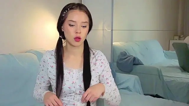 slyshypie online show from September 16, 2025, 1:34 pm