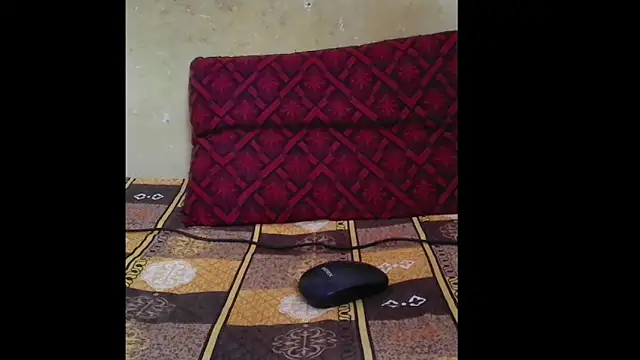 riyamore9623 online show from October 11, 2025, 9:54 am