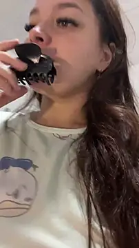 sarahreyess 11 online show from November 28, 2025, 2:12 am