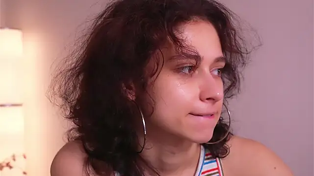 MimiLicks online show from December 3, 2025, 8:58 am