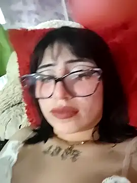 Snapshot of Kitty_Melodi chatting on September 18, 2025, 9:51 pm Kitty Melodi online show from September 18, 2025, 9:51 pm