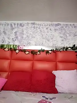 Snapshot of Kitty_Melodi chatting on September 29, 2025, 9:05 am Kitty Melodi online show from September 29, 2025, 9:05 am