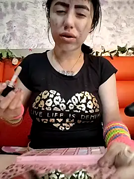 Snapshot of Kitty_Melodi chatting on September 12, 2025, 9:09 am Kitty Melodi online show from September 12, 2025, 9:09 am