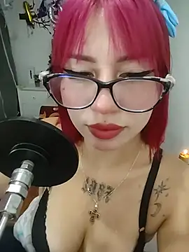 Snapshot of Kitty_Melodi chatting on May 21, 2026, 11:40 am Kitty Melodi online show from May 21, 2026, 11:40 am