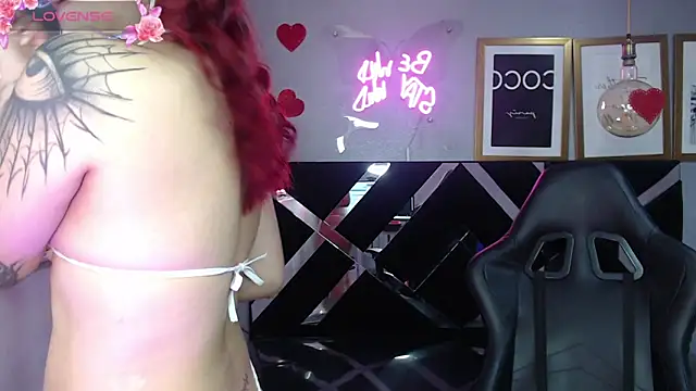 Snapshot of Red_Bunny_v chatting on April 30, 2026, 12:12 pm Red Bunny v online show from April 30, 2026, 12:12 pm