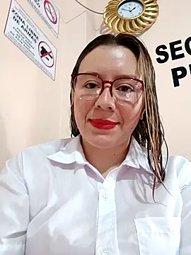 Snapshot of Hannah-colx chatting on January 18, 2026, 5:49 pm Hannah-colx online show from January 18, 2026, 5:49 pm