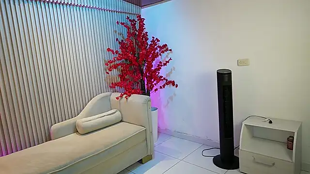 GiaNovak online show from September 17, 2025, 11:34 am