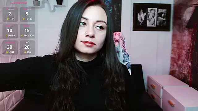 Eva Roussell online show from March 5, 2026, 6:15 pm