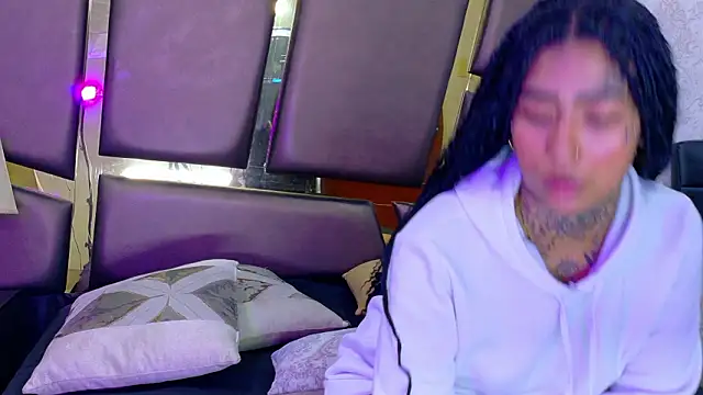 EmilieLake online show from March 12, 2026, 7:40 pm